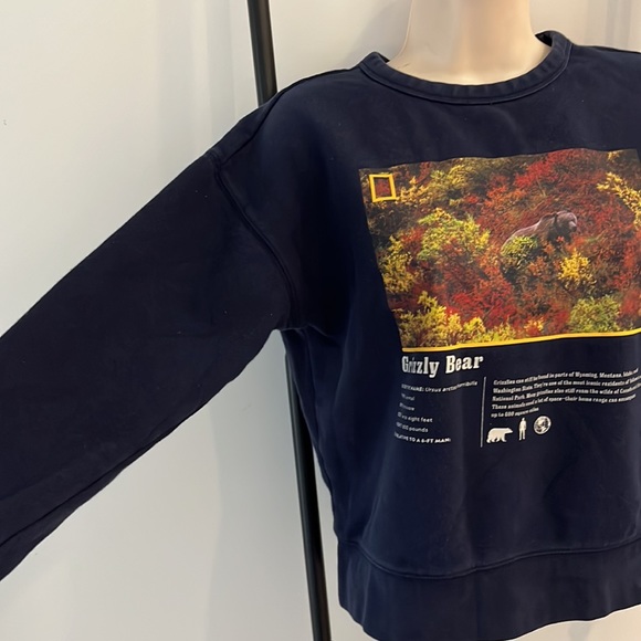 Gap National Geographic Grizzly Bear Crewneck Kids Sweatshirt Size L - Picture 5 of 9